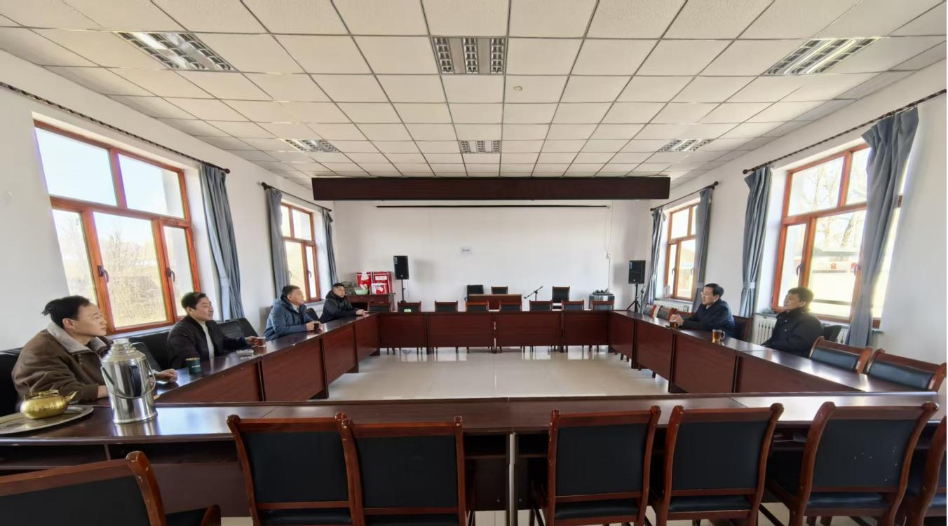 兴安盟应急管理局赴应急管理厅帮扶点开展 春节慰问活动